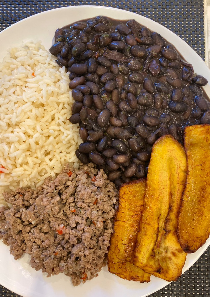 Una foto de Caraotas, alubias o porotos negros 🤩🍛