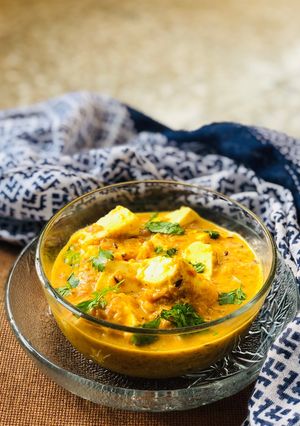 शाही पनीर (shahi paneer recipe in Hindi) रेसिपी मुख्य फोटो