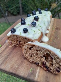 Una foto de Budín integral de limón y arándanos sin azúcar