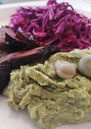 Una foto de Hummus de habas