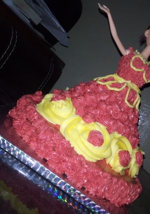A picture of Whipped cream cake deco.
