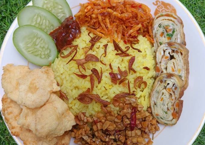Resep Nasi Kuning Rice Cooker Enak, Menggugah Selera