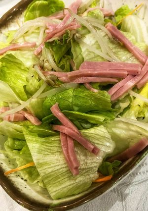 Una foto de Aliño de ensalada de restaurante chino en Mambo