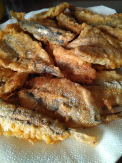 Una foto de Anchoas rebozadas con pimientos confitados