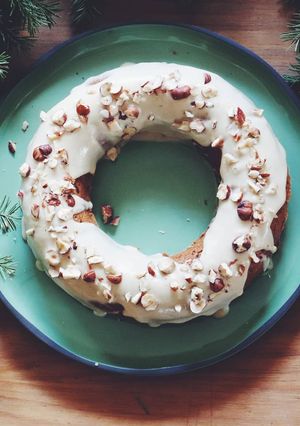 Une photo de Carrot cake vegan aux noisettes et glaçage à la noix de cajou