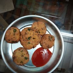 Bajri methi ke vada A picture of Bajri methi ke vada.