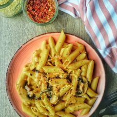 A picture of Mushroom carbonara (vegan).
