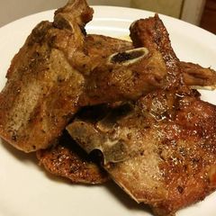 A picture of Pan Seared Pork Chops.