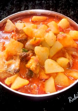 ইলিশ মাছের মাথা দিয়ে শালগম(Ilish macher matha diye salgam recipe in bengali) রেসিপির প্রধান ছবি