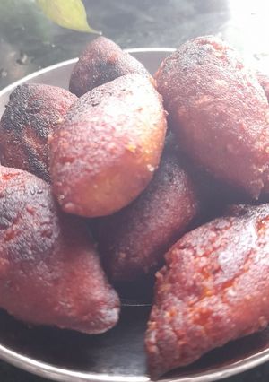 পিঠে পুলি মুগডাল দিয়ে ভাজা পিঠে (pithe puli moog dal diye bhaja pithe recipe in Bengali) রেসিপির প্রধান ছবি