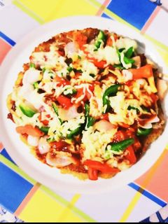 पोटैटो बेस पिज़्ज़ा (potato base pizza recipe in Hindi) रेसिपी मुख्य फोटो