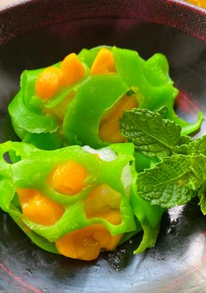 A picture of Thai Sweet Coconut Rice and Mango.