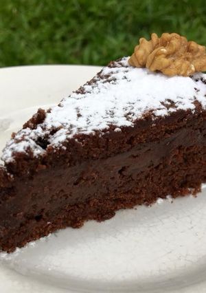 Una foto de Bizcochuelo húmedo de chocolate y banana vegano