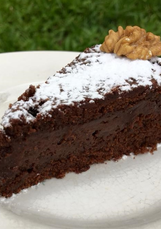 Una foto de Bizcochuelo húmedo de chocolate y banana vegano