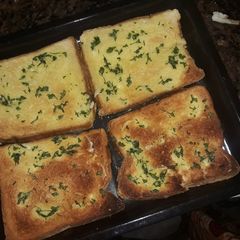A picture of Garlic bread.