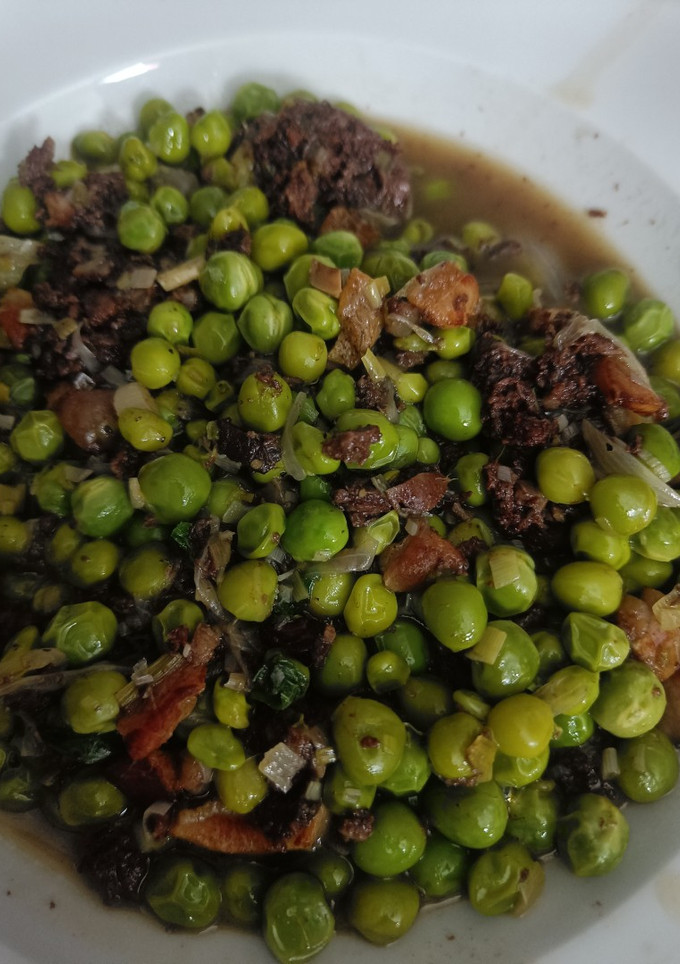 Una foto de Pèsols a la catalana amb butifarra