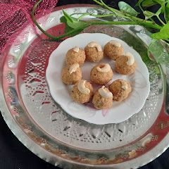 A picture of Dates besan ladoo.