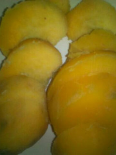 A picture of Boiled sweetpotatoes.