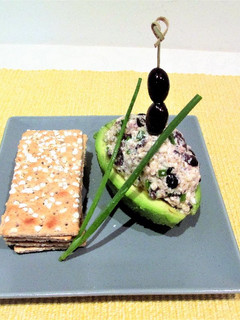 Una foto de Aguacate relleno súper fácil