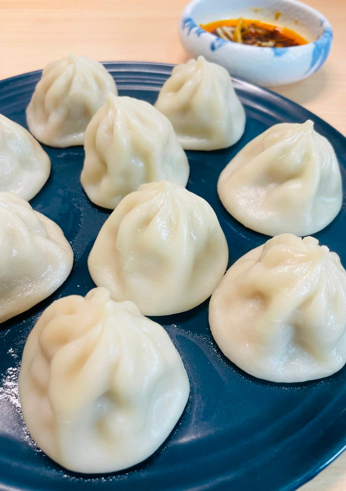 加熱市售冷凍生小籠包｜過熱水蒸氣烤箱微波爐 的食譜成品照片