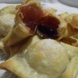 Pastelitos criollos con dulce de membrillo al horno