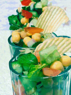 A picture of Chickpeas salad.