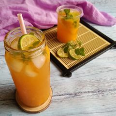 A picture of Mango iced tea.
