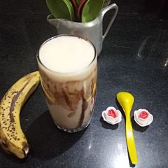 A picture of Banana chocolate shake.