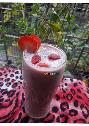 A picture of Strawberry milkshake.