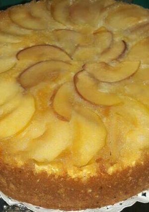 Una foto de Torta de manzanas invertida facilísima!!! 🍏🍎