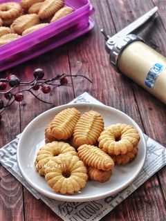 Foto resep Butter Cookies Ekonomis, enak dan mudah, tanpa telur, hanya 5 bahan !!!