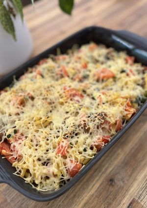 Une photo de Gratin de pâtes aux boulettes, courgette et tomate
