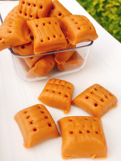A picture of Home made eclairs (Iloka).