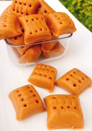 A picture of Home made eclairs (Iloka).