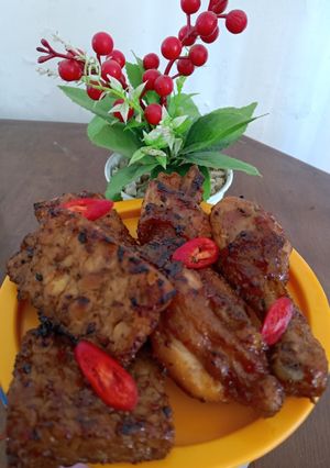 Foto resep Tempe ayam bakar bumbu rujak