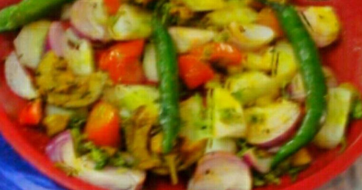 Achari Salad Recipe by Geeta Khurana - Cookpad