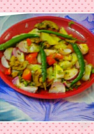A picture of Achari salad.