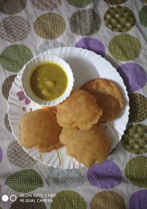 A picture of Rajasthani kachori.