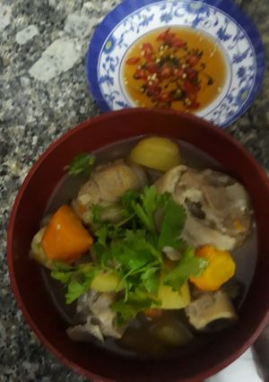 Hình của món Soup rau củ giò heo.