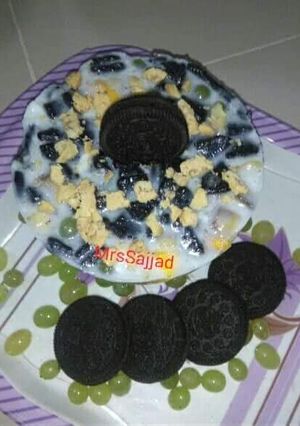 A picture of Oreo fruit pudding.