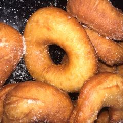 A picture of My sweet yummy 🤤 doughnuts🍩.