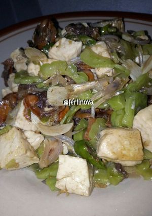 Foto resep Tumis pedas pare, kerang, tahu dan teri
