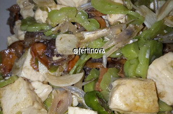 Resep Tumis pedas pare, kerang, tahu dan teri yang Enak Banget