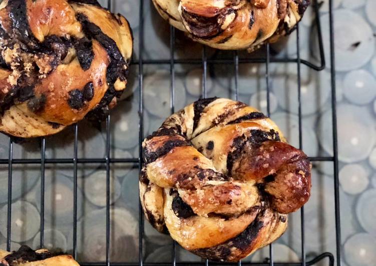 Chocolate Hazelnut Babka