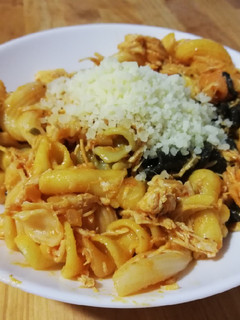 Una foto de Pulled chicken pasta