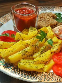 عکسی از دستور سیب زمینی تنوری با شوید🍁