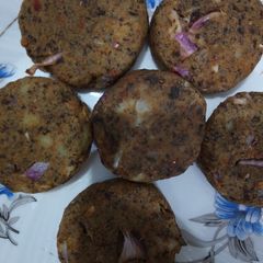 A picture of Black chana tikki.
