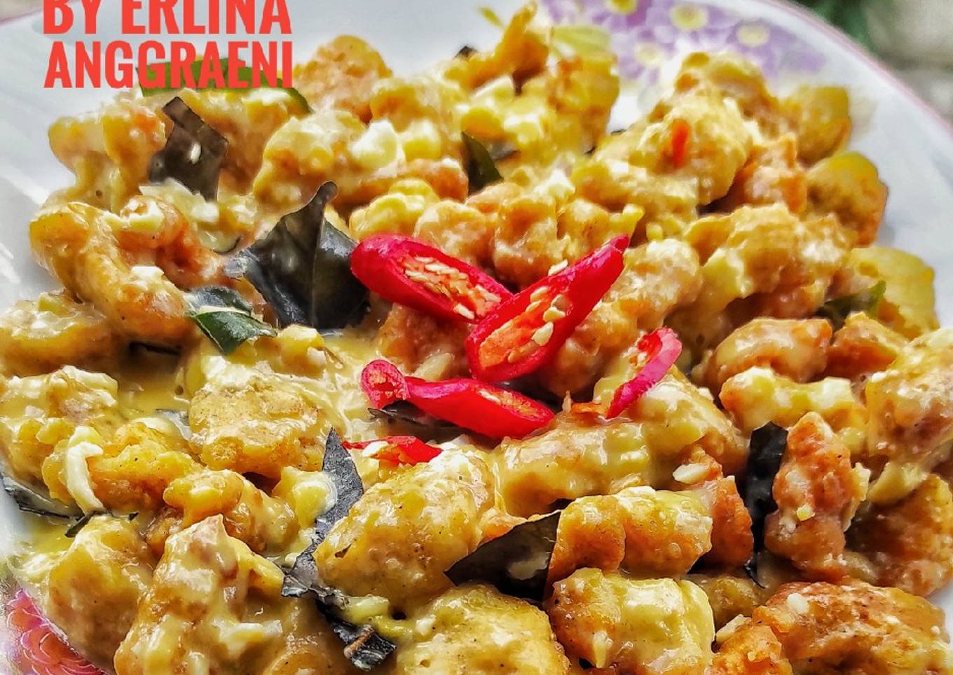 Ayam saus telur asin (chicken salted egg)