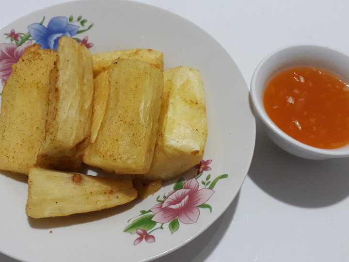 Ini dia! Cara gampang buat Ubi goreng sambal udang ebi  sesuai selera