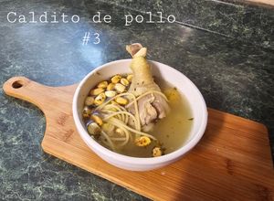 Una foto de Caldito de pollo